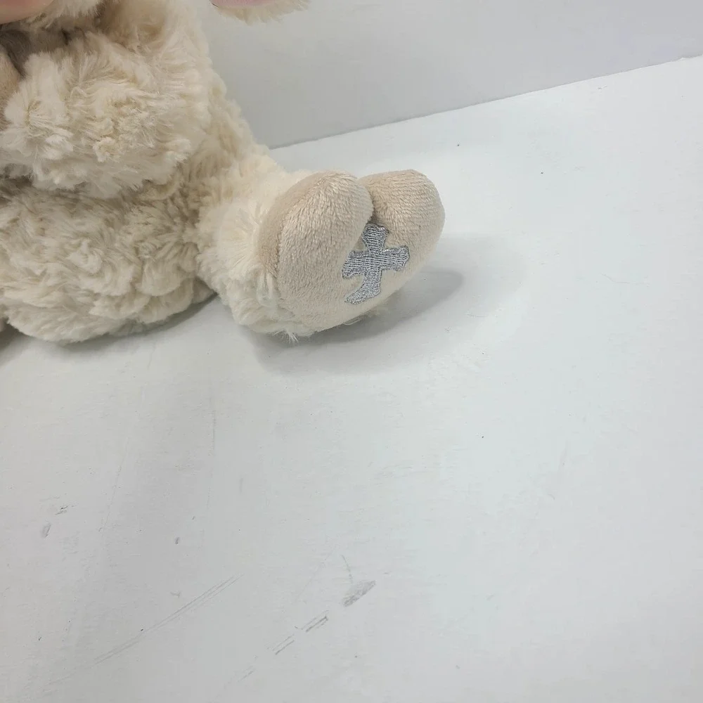 The Unbranded Brand lamb clay
